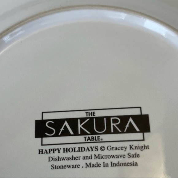 NIB Set of Four 8 1/4” Sakura Christmas Happy Holidays salad or dessert plates - Picture 2 of 8